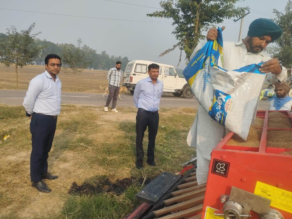 SDM visits various villages to create awareness to stop burning of crop residue